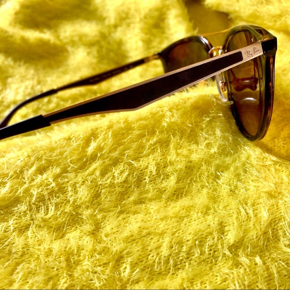 Ray-Ban Aviators - Picture 5 of 16